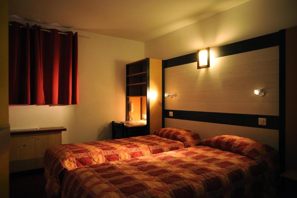 Logis Hotel Horus Restaurant Les Bruyeres Toulenne Kamer foto