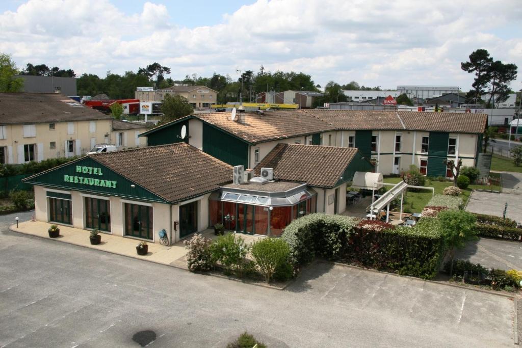 Logis Hotel Horus Restaurant Les Bruyeres Toulenne Buitenkant foto