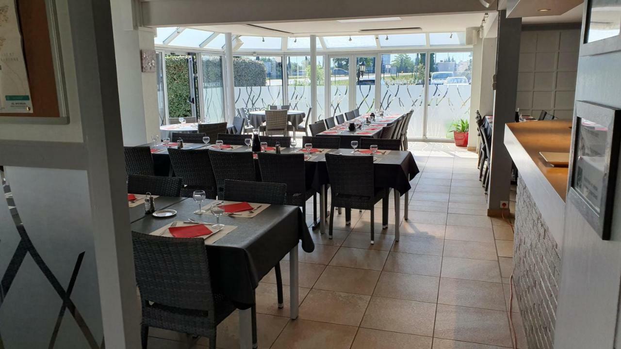 Logis Hotel Horus Restaurant Les Bruyeres Toulenne Buitenkant foto