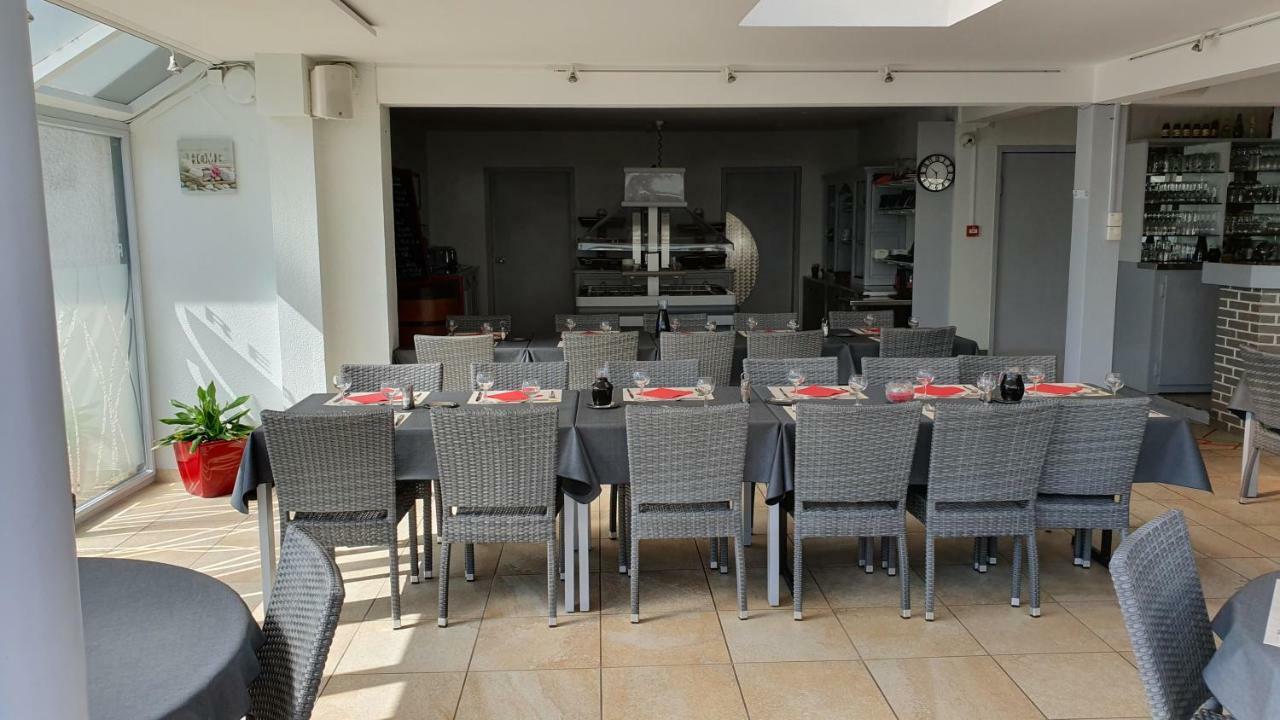 Logis Hotel Horus Restaurant Les Bruyeres Toulenne Buitenkant foto
