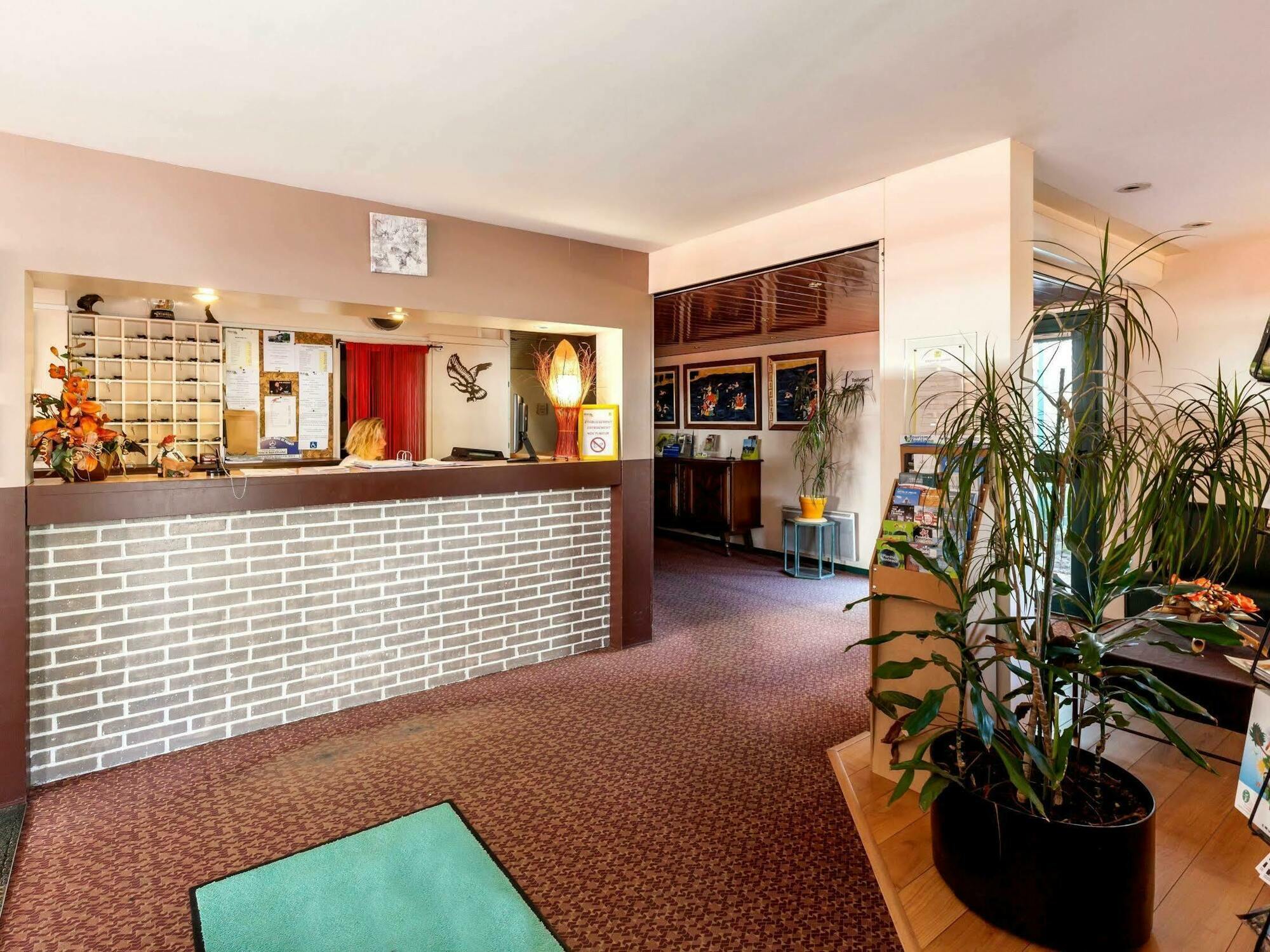 Logis Hotel Horus Restaurant Les Bruyeres Toulenne Buitenkant foto