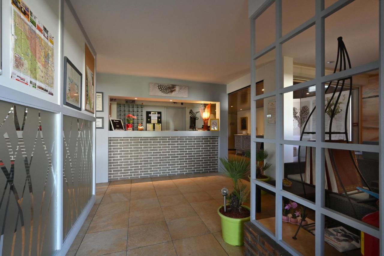 Logis Hotel Horus Restaurant Les Bruyeres Toulenne Buitenkant foto