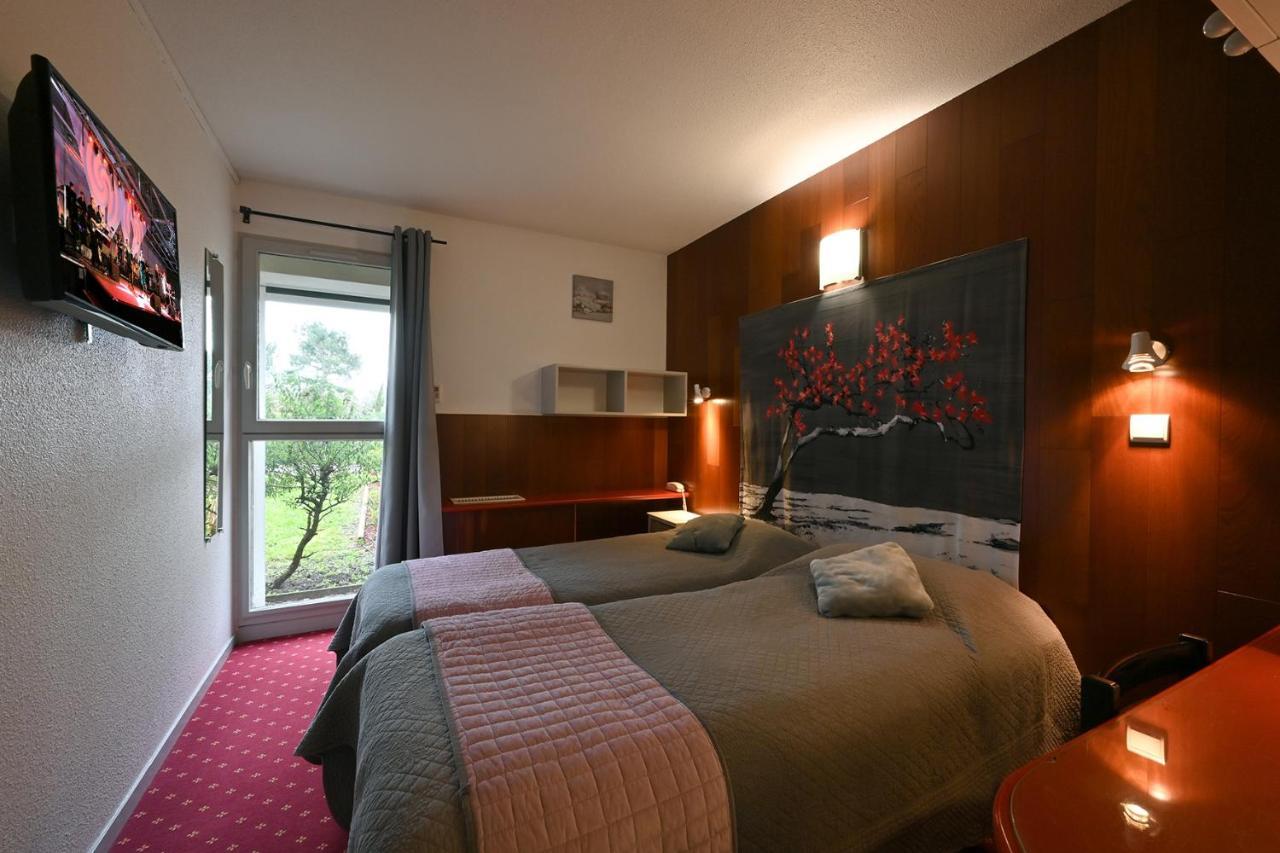 Logis Hotel Horus Restaurant Les Bruyeres Toulenne Buitenkant foto