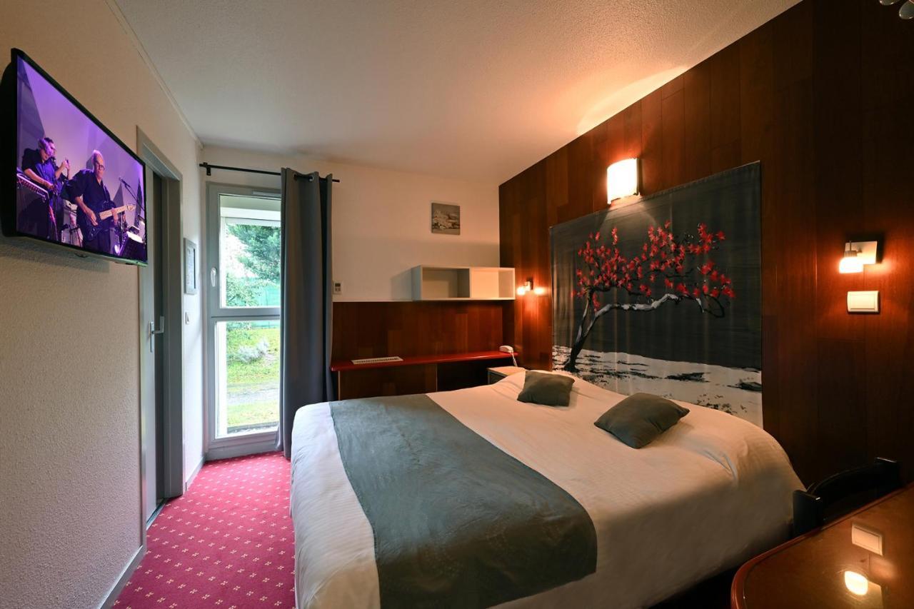 Logis Hotel Horus Restaurant Les Bruyeres Toulenne Buitenkant foto